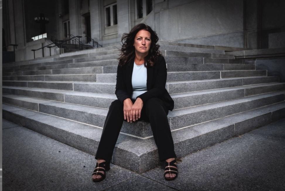 Déclarée coupable d'un non-crime, on punit Helen Grus pour avoir enquêté sur ce que d'autres voulaient taire. 

Un affidavit révèle pourtant que le Manitoba s'inquiétait dès 2021 d'avortements spontanés liés aux vaccins COVID chez les femmes enceintes. C'est exactement ce sur