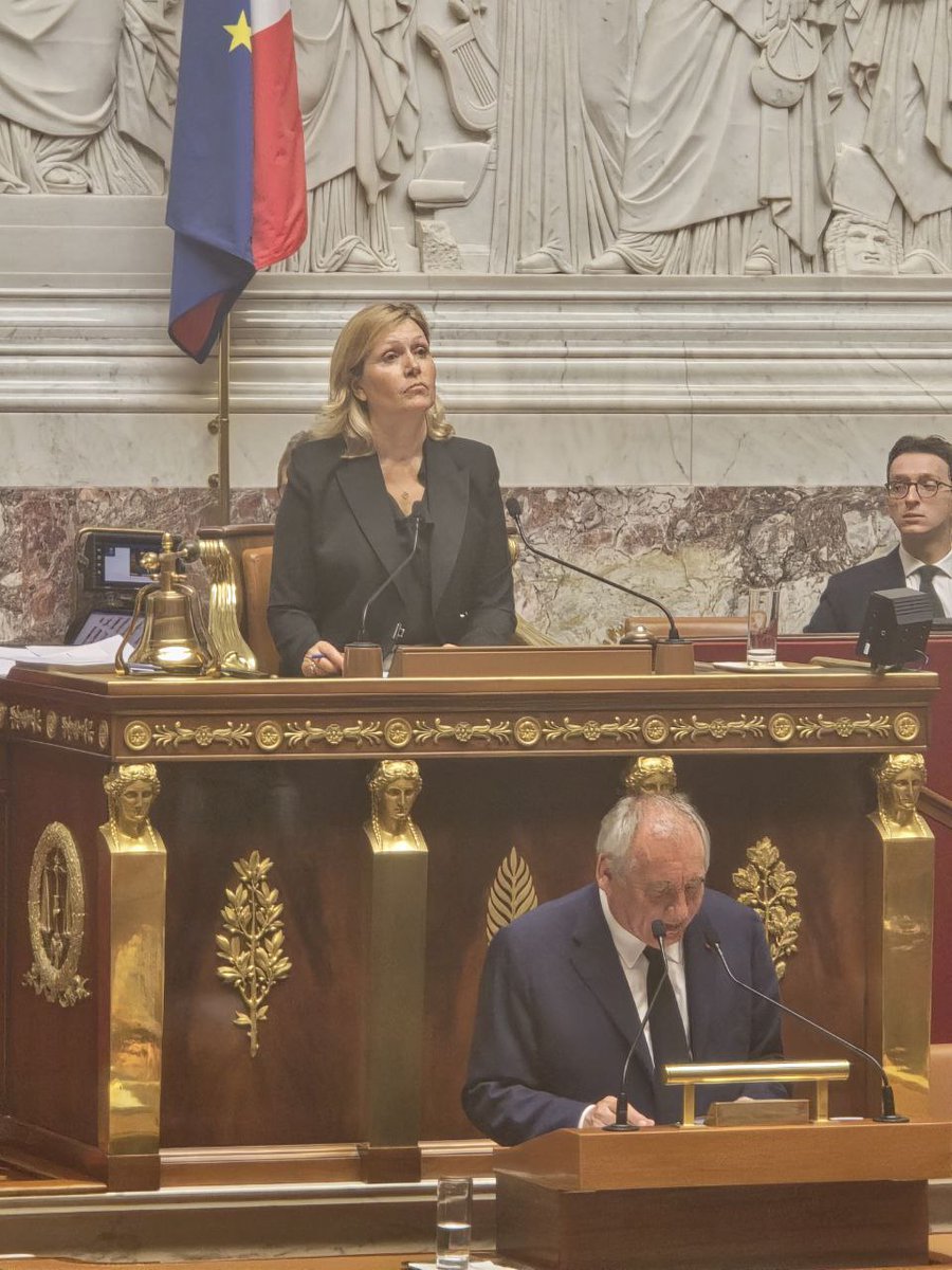 🔴 Vote de confiance de François <a href="/bayrou/">François Bayrou</a>. Une seule urgence : éviter d’ajouter du chaos au chaos, et trouver rapidement un terrain d’entente pour bâtir un budget engageant le désendettement de la France.

Ensuite, travaillons sur le fond : le financement de notre modèle social.