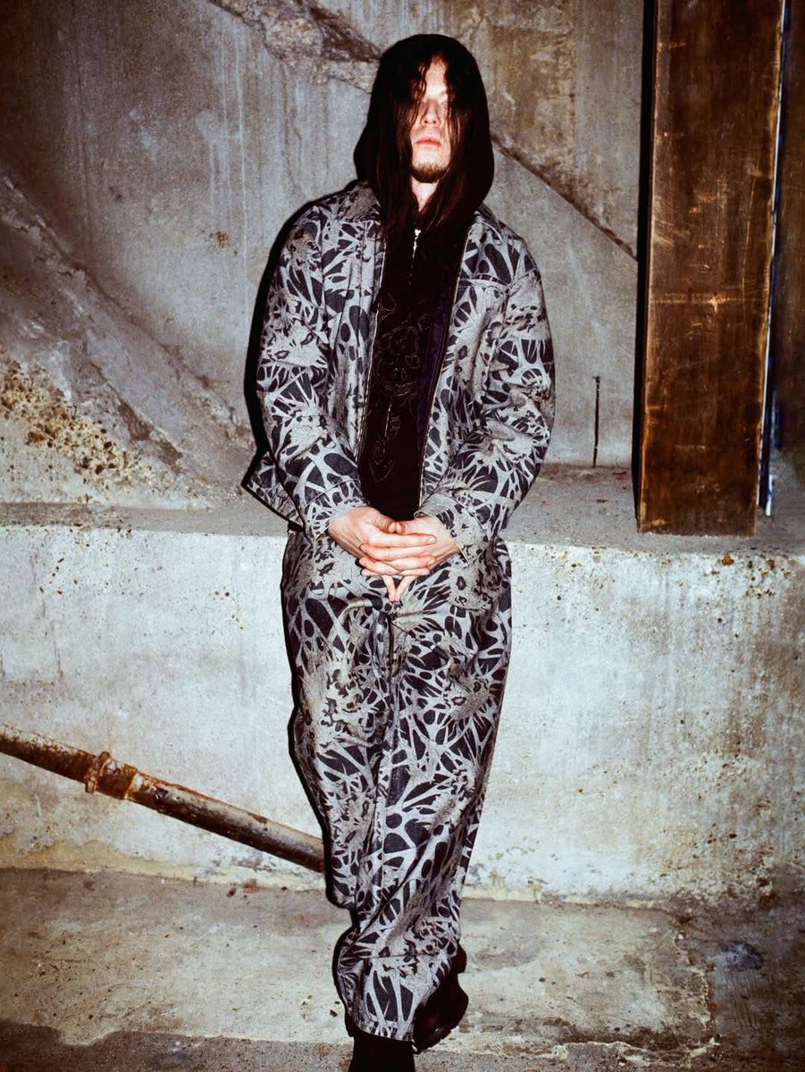 Bladee for Supreme x Y's by Yohji Yamamoto 9/11/25🧵