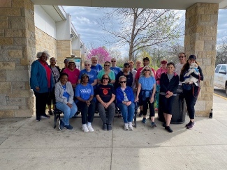 AARPMissouri's tweet image. Join UMKC School of Medicine &amp;amp; AARP Kansas City for Walk with a Doc!
📅 Saturday, Sept 20
📍 Southeast Community Center
🕘 9AM–10AM

💧 Bring a water bottle
🗣️ Chat about health
🌬️ Enjoy fresh air

✅ [REGISTER] spr.ly/6013AGsJ3
#WalkWithADoc #UMKC #AARP #CommunityHealth