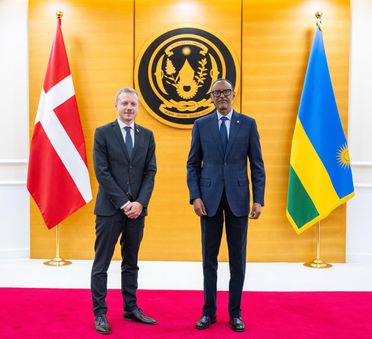 UrugwiroVillage's tweet photo. This afternoon at Urugwiro Village, President Kagame received letters of credence from the following newly accredited envoys:
🇩🇰 The Kingdom of Denmark - Ambassador Casper Stenger Jensen
🇧🇷 The Federative Republic of Brazil - Ambassador Irene Vida Gala
🇫🇷 French Republic - Ambassador Aurélie Royet-Gounin
🇪🇬 The Arab Republic of Egypt - Ambassador Hanan AbdelAziz Elsaid Shahin