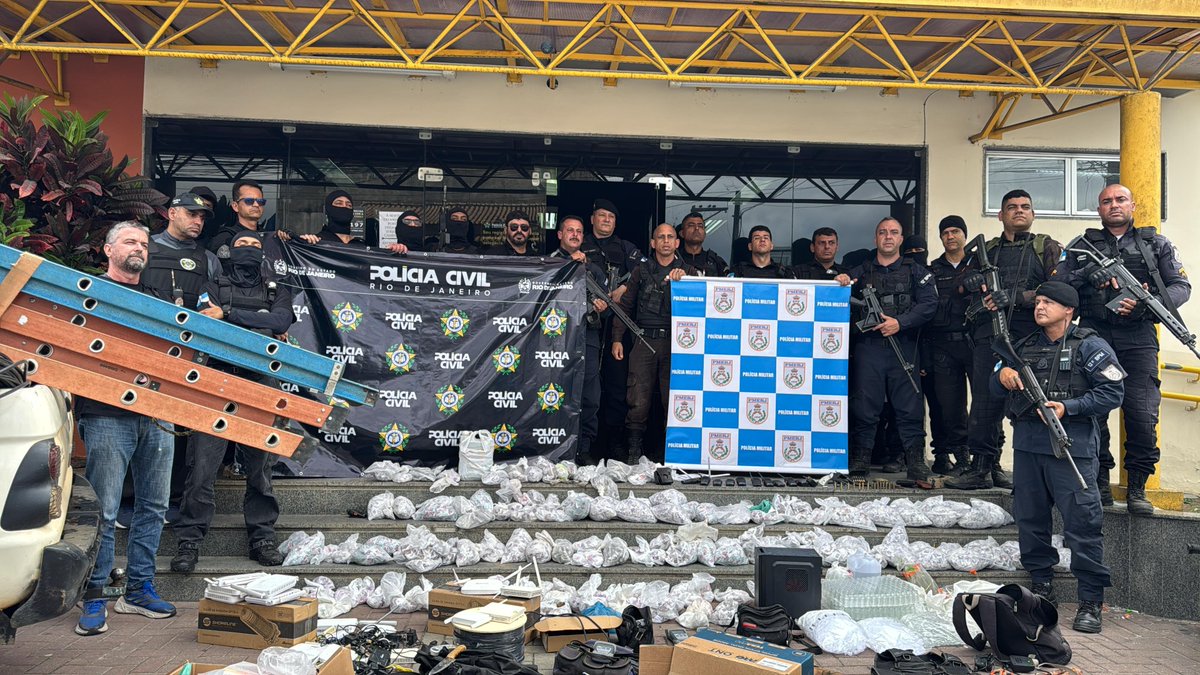 PMERJ's tweet photo. Policiais do #12BPM e da #82DP realizaram operação em Itaipuaçu, Maricá (08/09). Na ação, foi descoberta uma central clandestina de internet. Um menor armado foi apreendido, além de drogas, infraestrutura de rede e 2 motos recuperadas. Ocorrência segue na 82ª DP.
#ServireProteger https://t.co/6MSOvve7Cx