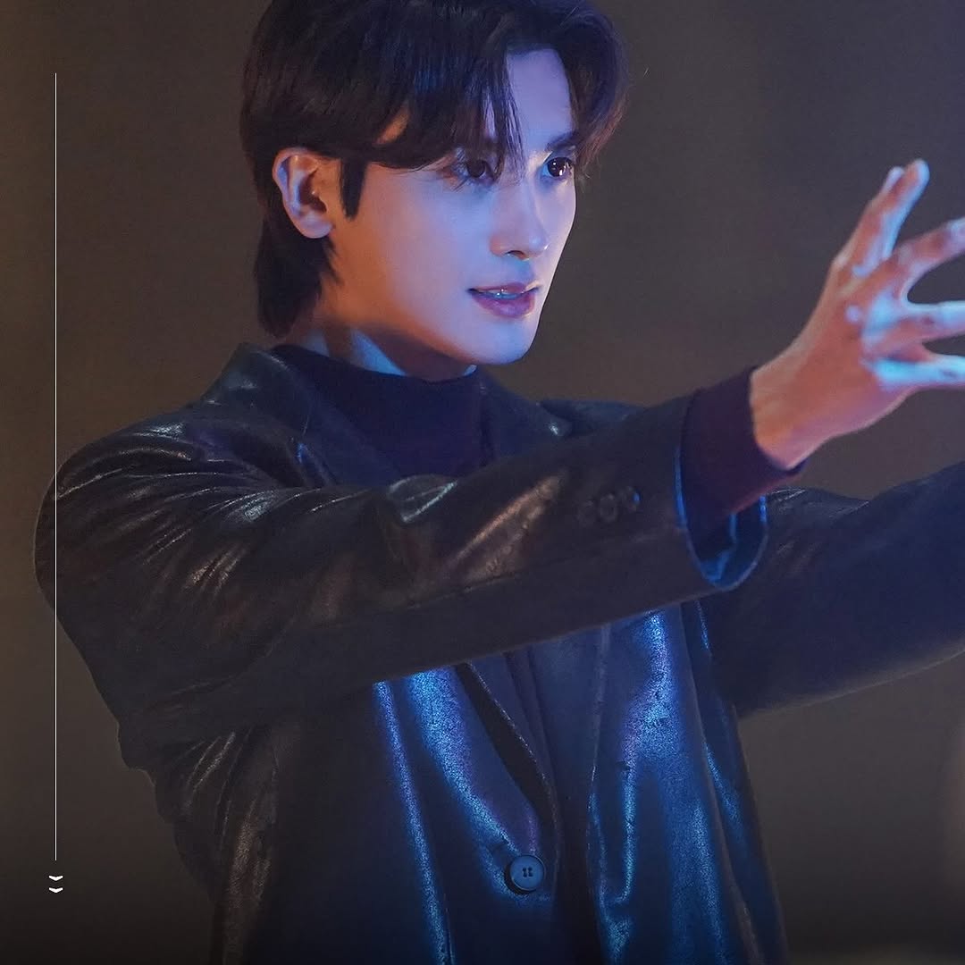 Kkorepo's tweet image. #パク・ヒョンシク、多様な表情に視線集中…ドラマ「#TWELVE」ビハインドカット公開 
#パクヒョンシク  
🔗korepo.com/archives/15869…