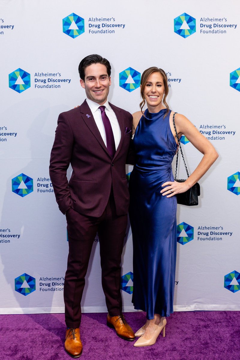TheADDF's tweet photo. Join the #ADDF's Young Professionals Committee, a motivated group of individuals dedicated to supporting #Alzheimer’s research. From social events to fundraisers, they're driving the ADDF’s mission forward to prevent, treat and cure Alzheimer’s! https://t.co/Ht1egwBBsi https://t.co/4bq3r8KIXi
