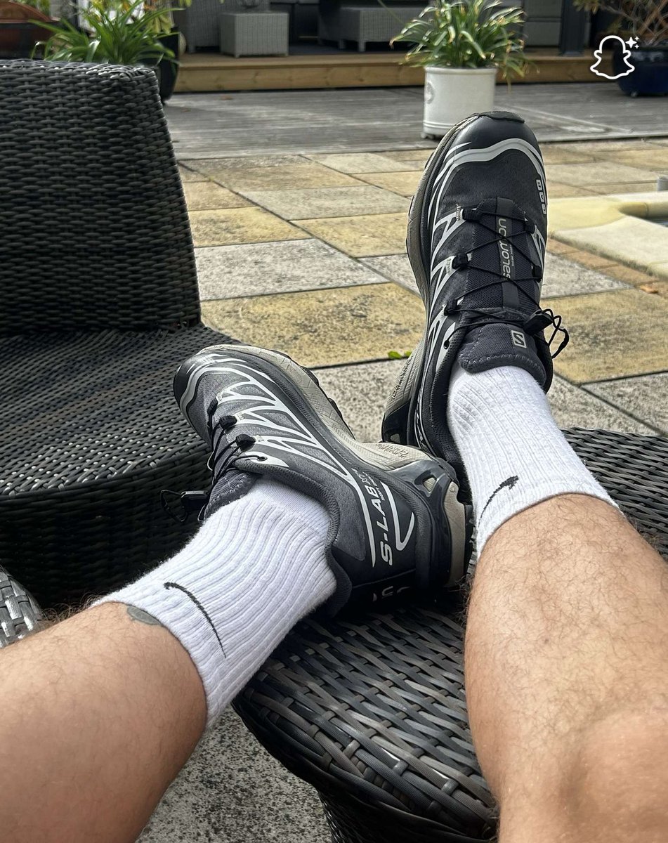 Been away and had basically zero data the whole time but I’m back to bless your timeline  👣🥵👀