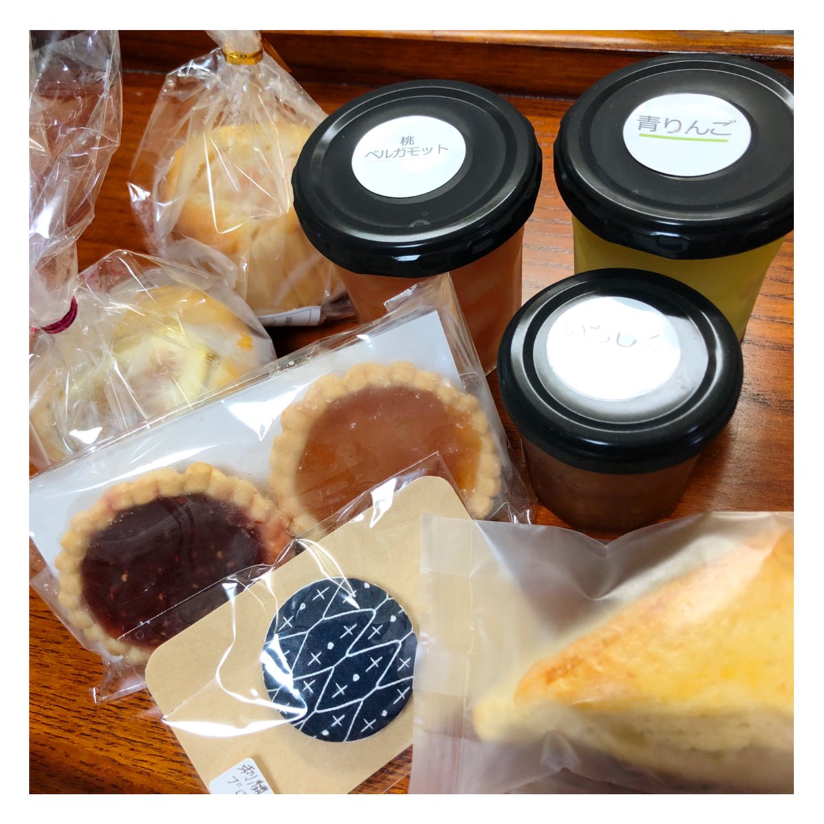 000yum2's tweet photo. 今回の #関内駅チカアート市 で購入し��お品:
#スイーツラボ : マフィン、ジャムのタルト、スコーン、ジャム
#はちみつと森のまごころ屋さん : 刺繍ブローチ(一本取り)
@magokoro_cocoro
@koubounoren
#横浜 #yokohama
#ハンドメイドイベント #handmadeevents https://t.co/RVPdUrXoW4