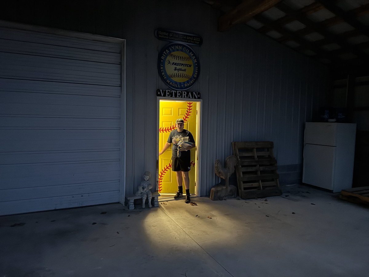 When you end up with the 6am pitching lesson on a Sunday!
#ritalynngilman
#iykyk
#pitchingproblems
#bestofthebest