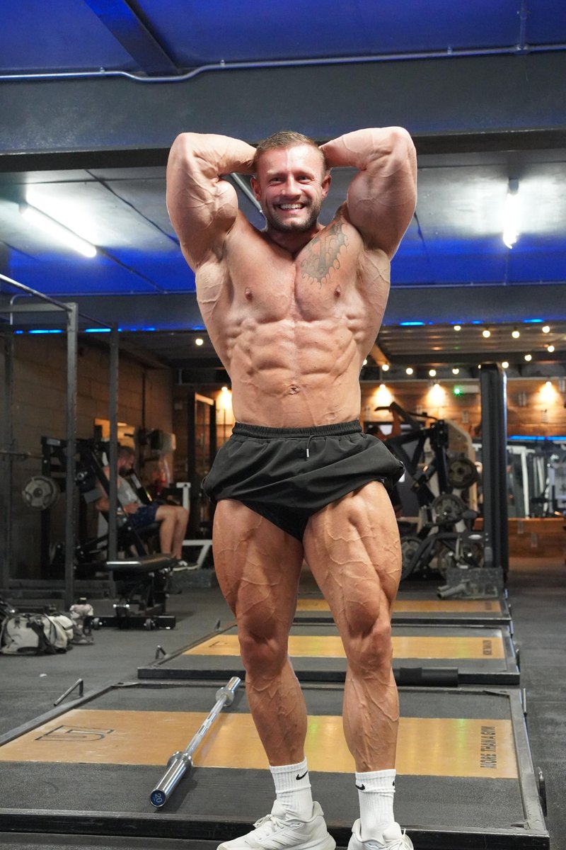 guycharding's tweet image. A brand new week...who's starting it off strong with a workout today?