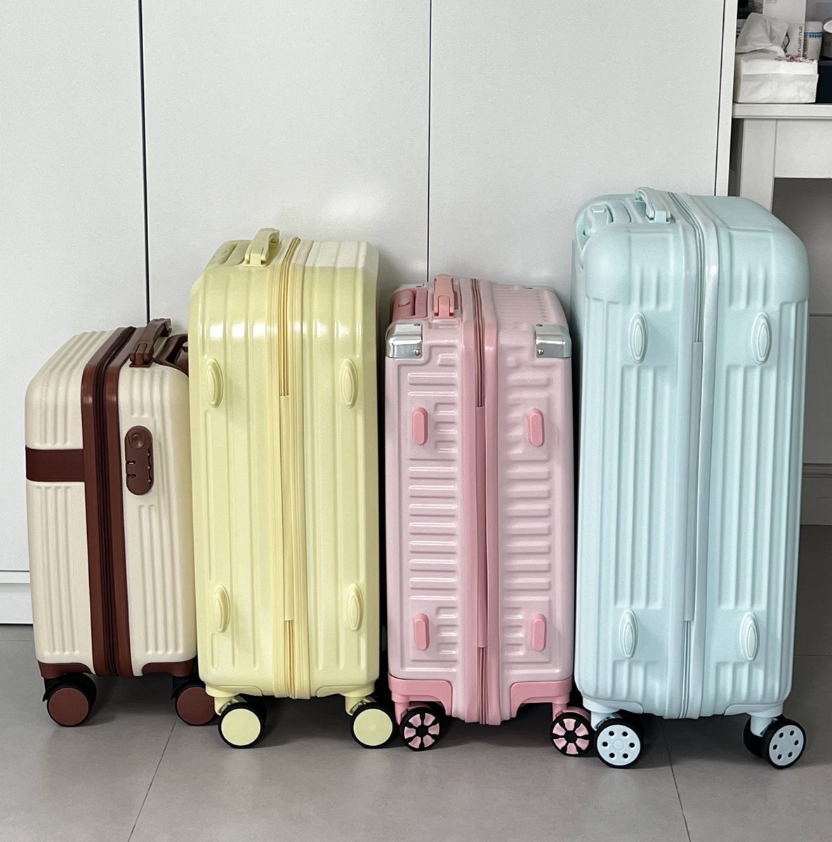 มาป้ายยากระเป๋าเดินทางฉบับใช้จริง ใช้ไปทริปตปทยุโรปมาแล้ว ในงบเริ่มต้น 500-4,000 บาท แต่ได้กระเป๋าคุณภาพ ถึกทน แข็งแรงแบบไม่จกตา โดนโยนยังไงก็ไม่พังไม่แตก รีวิวแบบจริงใจ⭐️