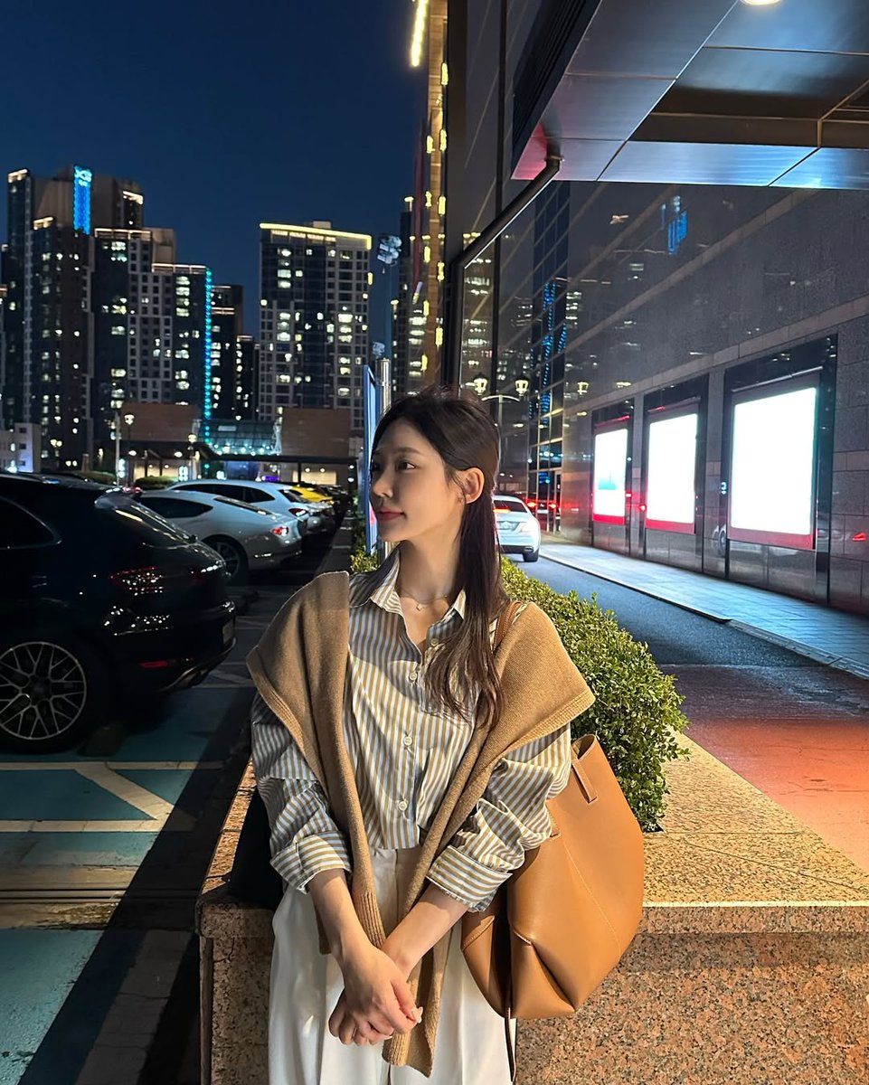 Alfonsovarg's tweet photo. 전국 대상으로 인연 맺어주는 홀릭클럽 매칭 성공률 100%보장!!  클릭하세요   텔레그램 https://t.co/G0240jdp05
#혼혈 #협찬문의 #중국인 #HumanRights https://t.co/yYrpzZfG9M
