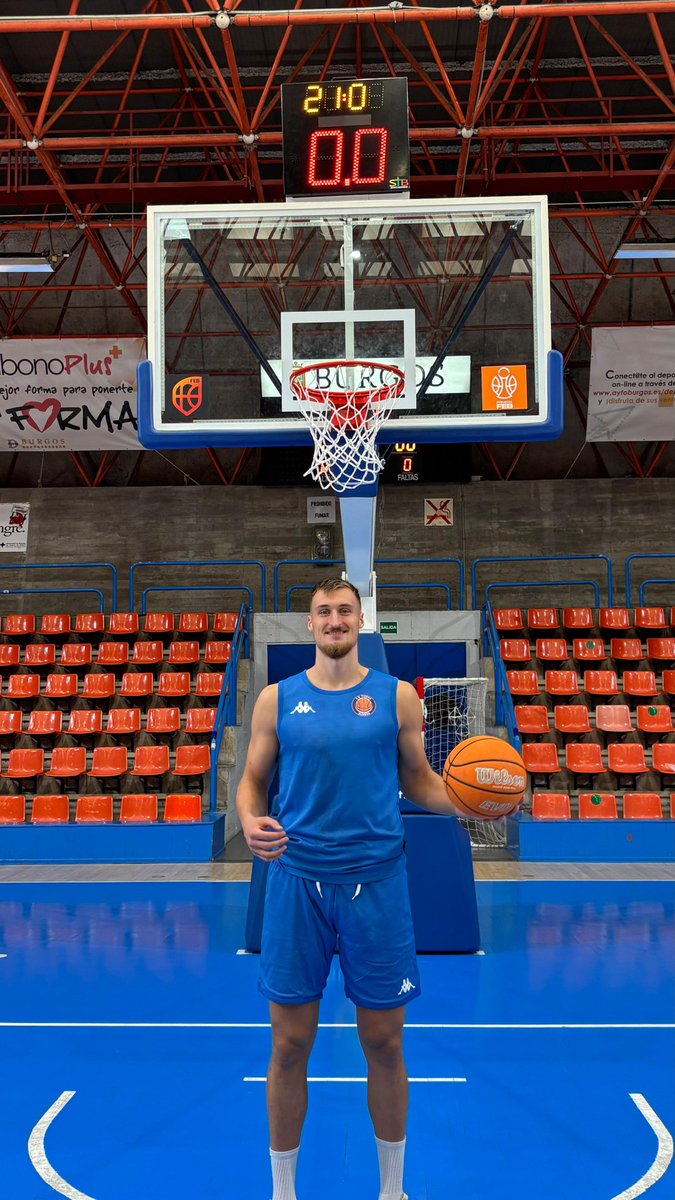 12/12✅

Hoy ha empezado a entrenar con el grupo Jan Zidek, recién llegado del #EuroBasket con la República Checa 🇨🇿.

🔜¡Cada vez falta menos para empezar la temporada!