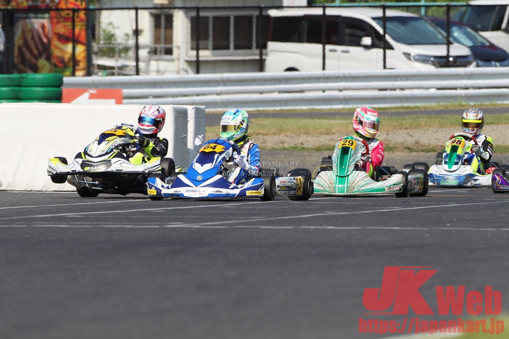 JAPANKART's tweet photo. @renkosmic おめでとうございます！
瑞浪、鈴鹿と連勝したけど、連続して宙も飛んでるんだよね😅 https://t.co/mhBJz9yjJf