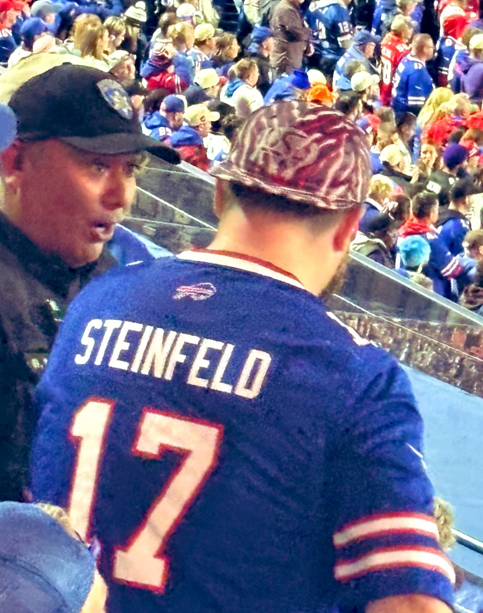 By far the best jersey I saw at the game yesterday 🥰 #BillsMafia