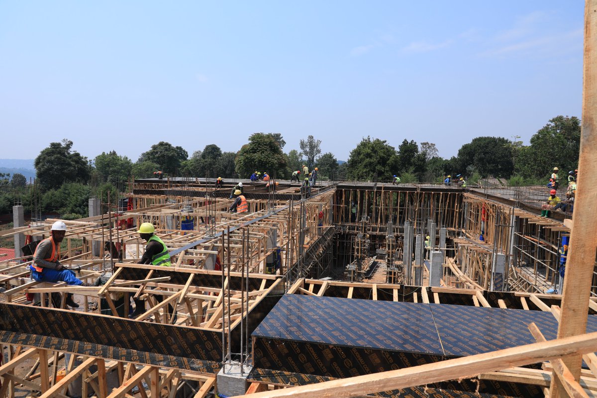 PUR_RWANDA's tweet photo. 🚨𝐇𝐨𝐬𝐭𝐞𝐥 𝐔𝐩𝐝𝐚𝐭𝐞🚨
Construction of the modern #student hostels is well underway! 🏗️
Launched in March, &amp; expected to be ready in just a few months!🛏️🏠
Exciting times ahead for our students!🔑✨
We're #exceptional
#WeArePUR
#StudentLife #CampusUpdate #HostelProgress https://t.co/z6LvaI5K2p