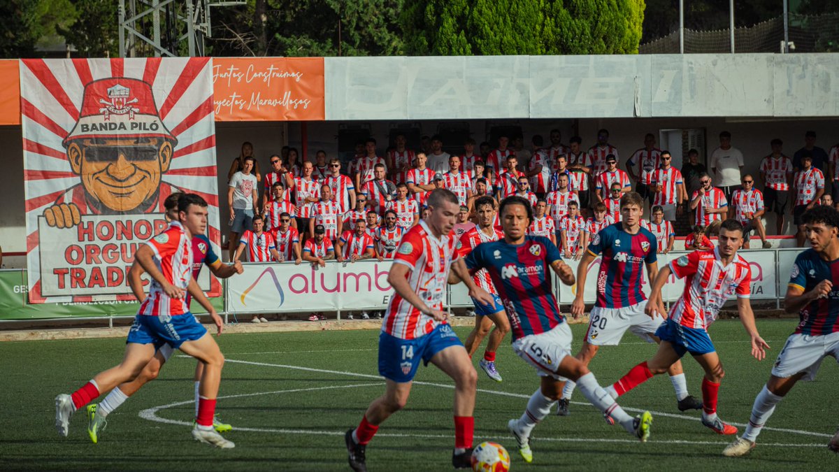 Volvió la liga,volvimos a tifar y nuestro <a href="/AtcoMonzon/">Atlético Monzón Alumbra</a> volvió a ganar,hacer que el Calderón sea un fortín nuestra misión,alentarte hasta el final nuestra obligación 🙌🇵🇱🇲🇨💪#ATuLadoYHastaLaVictoriaSiempreMonzón #PasionYSentimientoHacesDeEstaAficion #BANDAPILÓ