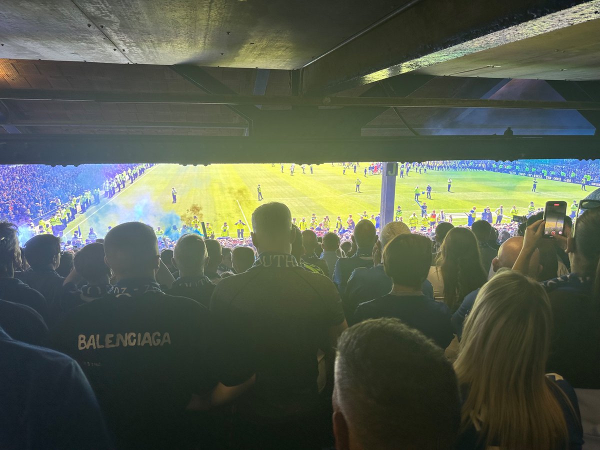 mickrikko's tweet photo. @Everton Frankly, I can’t really see a difference… https://t.co/MOoX6YUpbQ