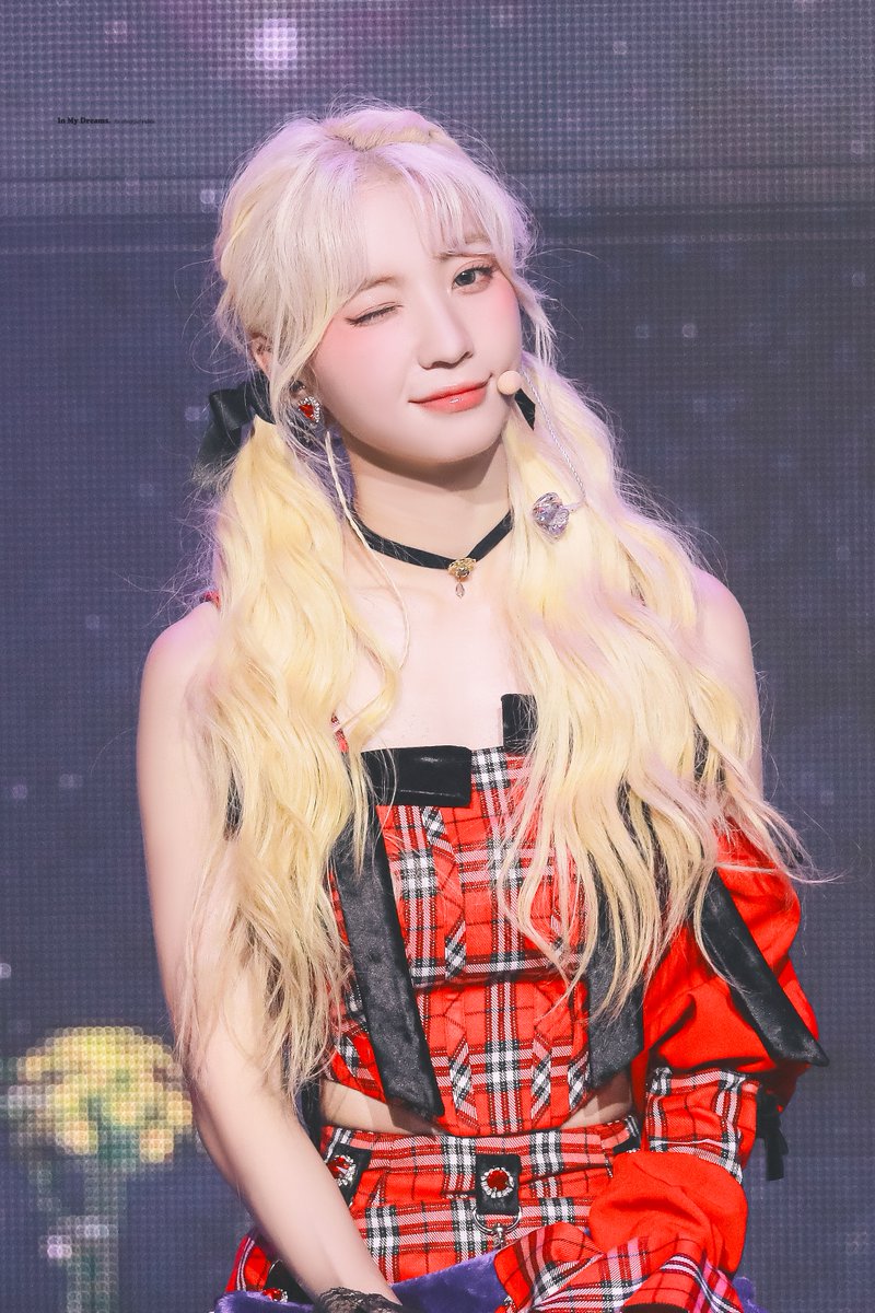 yubin_dreams's tweet image. Happy Yubin Day

유빈아 생일 많이 축하하고 앞으로도 많이 행복하자~🎂

#오마이걸 #OHMYGIRL
#유빈 #YUBIN
#가을햇살_가득안은_유빈데이
#HAPPYYUBINDAY 
@WM_OHMYGIRL