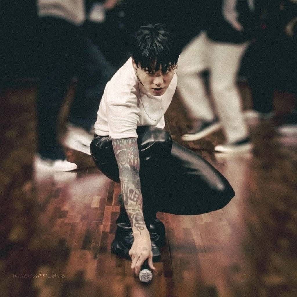 JeonEsHi97's tweet photo. THIS JUNGKOOK?!!??!? https://t.co/6TUDYVNUa8