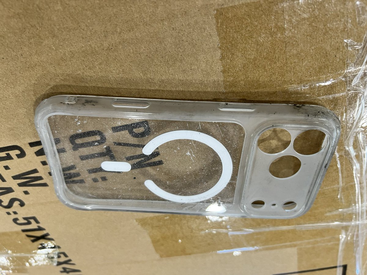 jefftroncozo's tweet photo. Más que confirmado, así será el #iPhone17 a  un día para el lanzamiento oficial , lo que se encontró en una bodega de tecnología https://t.co/6G52Vf268w