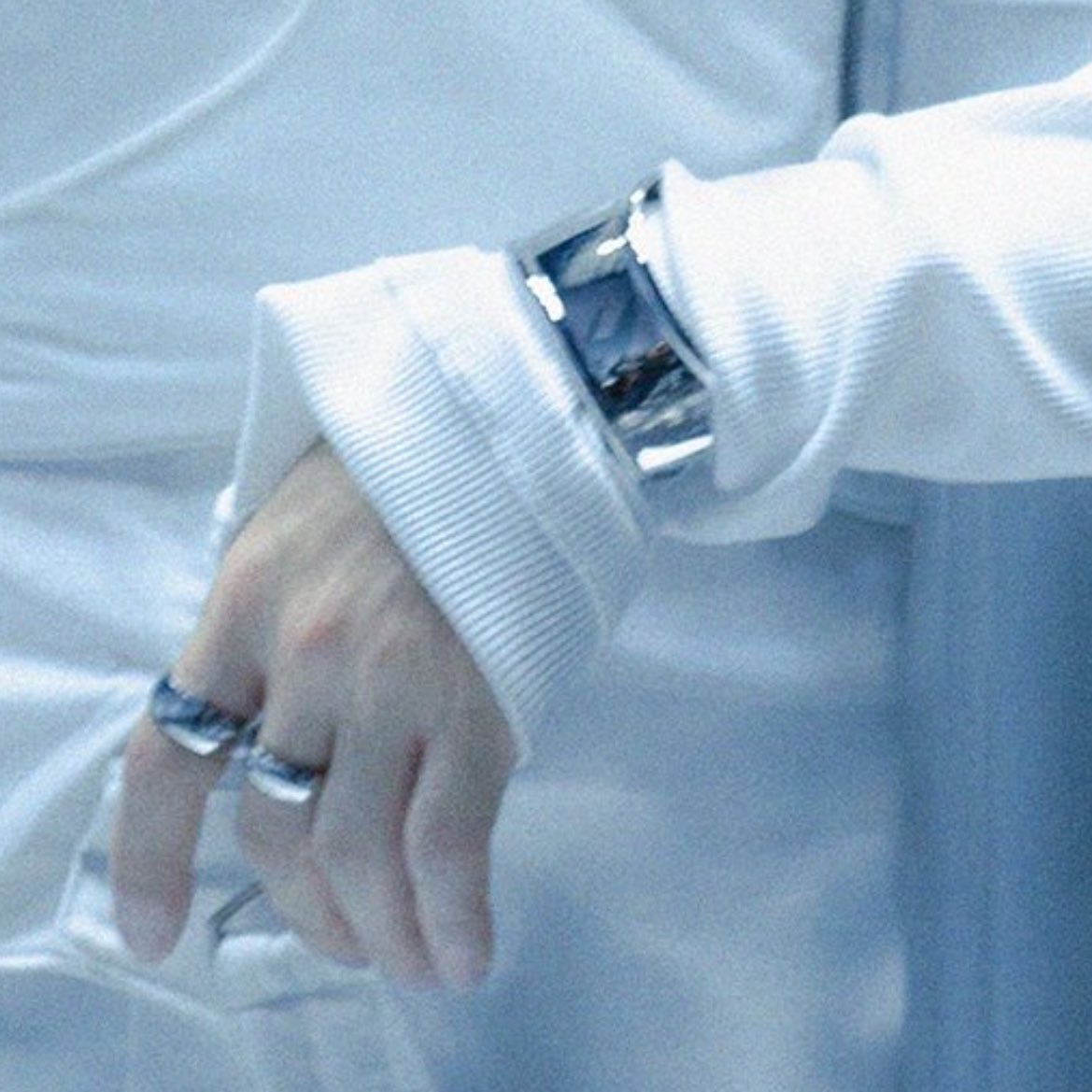 자유라곤1초도못가져본안드로이드마냥