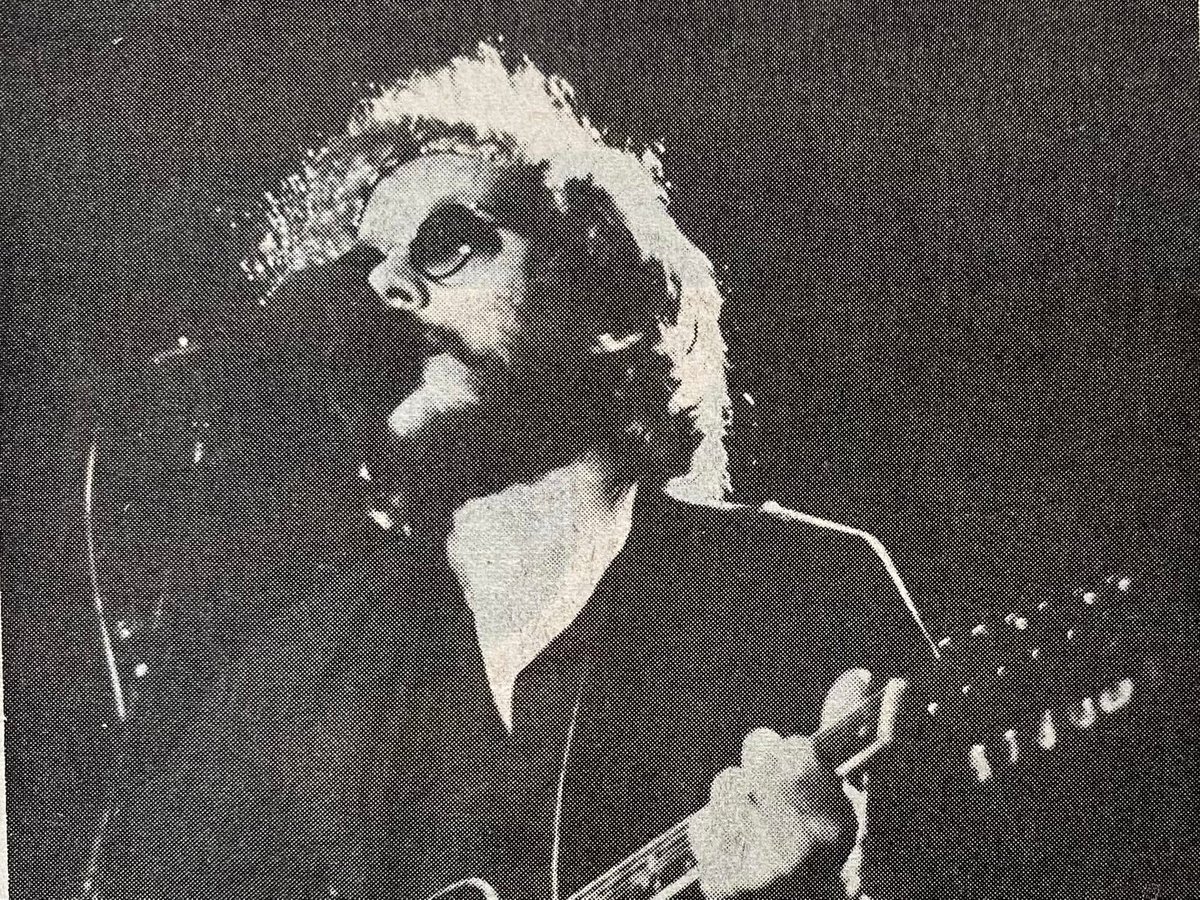 BryanMarquard's tweet photo. Warren Zevon, whose songwriting and performances I admired, died 22 years ago yesterday. Such anniversaries are a good excuse to repost these photos I took at an early 1980s solo concert in Burlington, Vt. #warrenzevon #zevon https://t.co/INu9X6jOA9