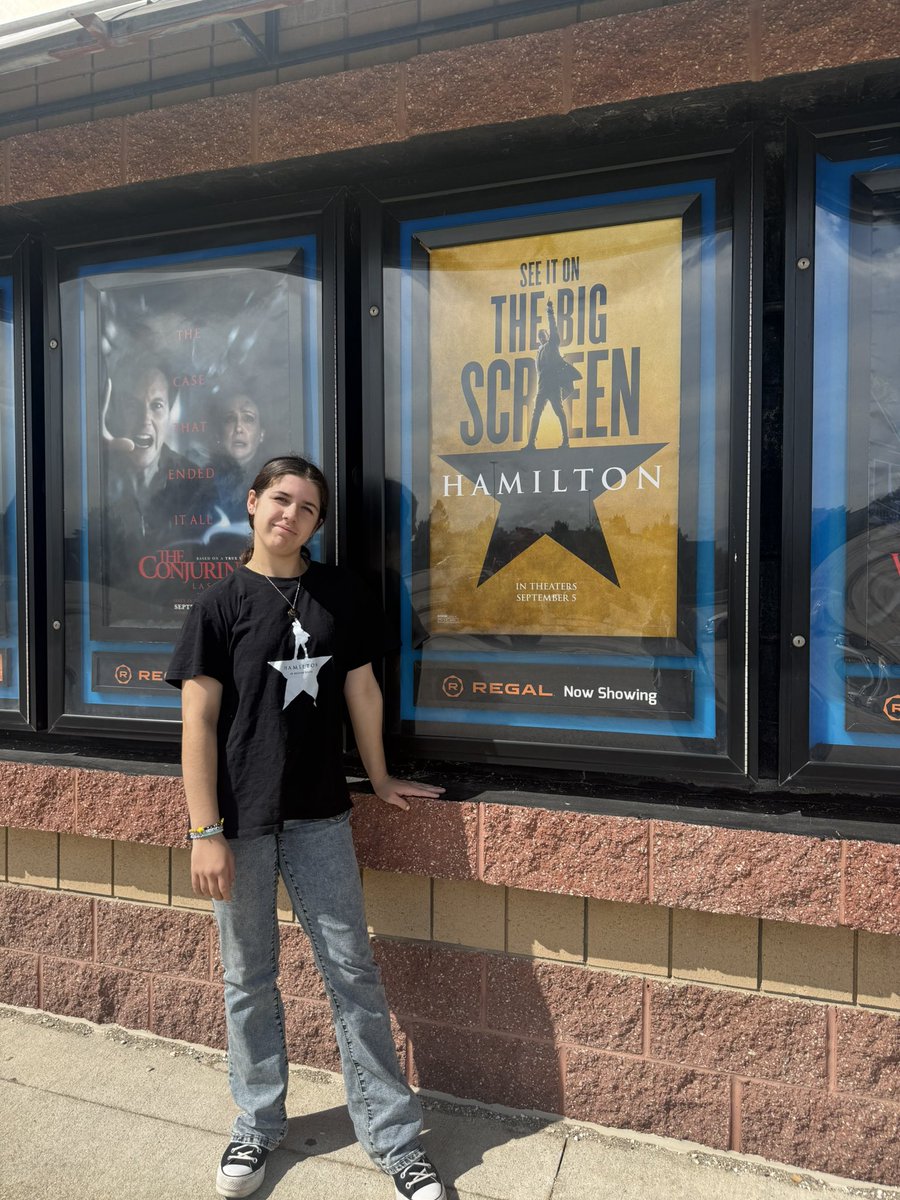 AMC752008's tweet photo. @HamiltonMusical @Lin_Manuel The happiest girl! #hamilten https://t.co/QpJI0RYup3