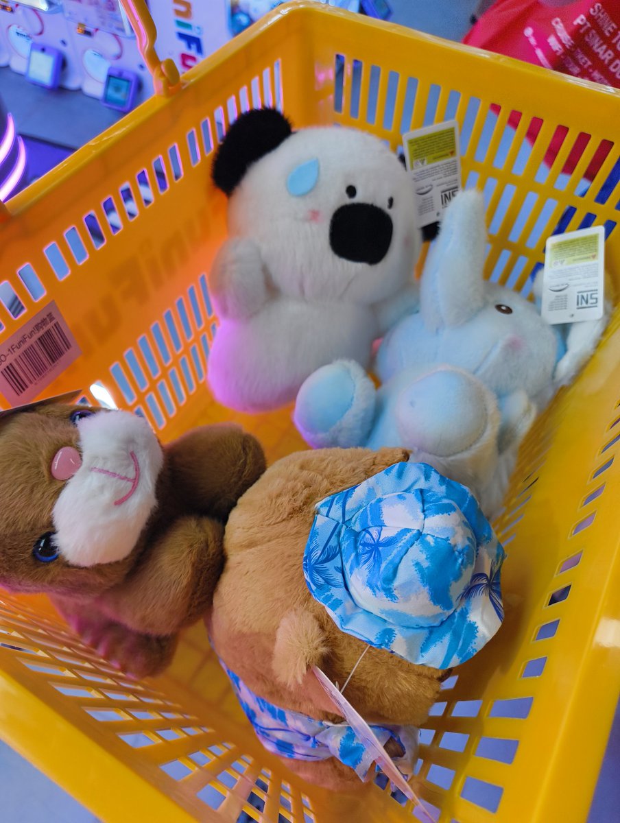 Coba coba claw machine baru, malah jd borong wkwkwk
#medan