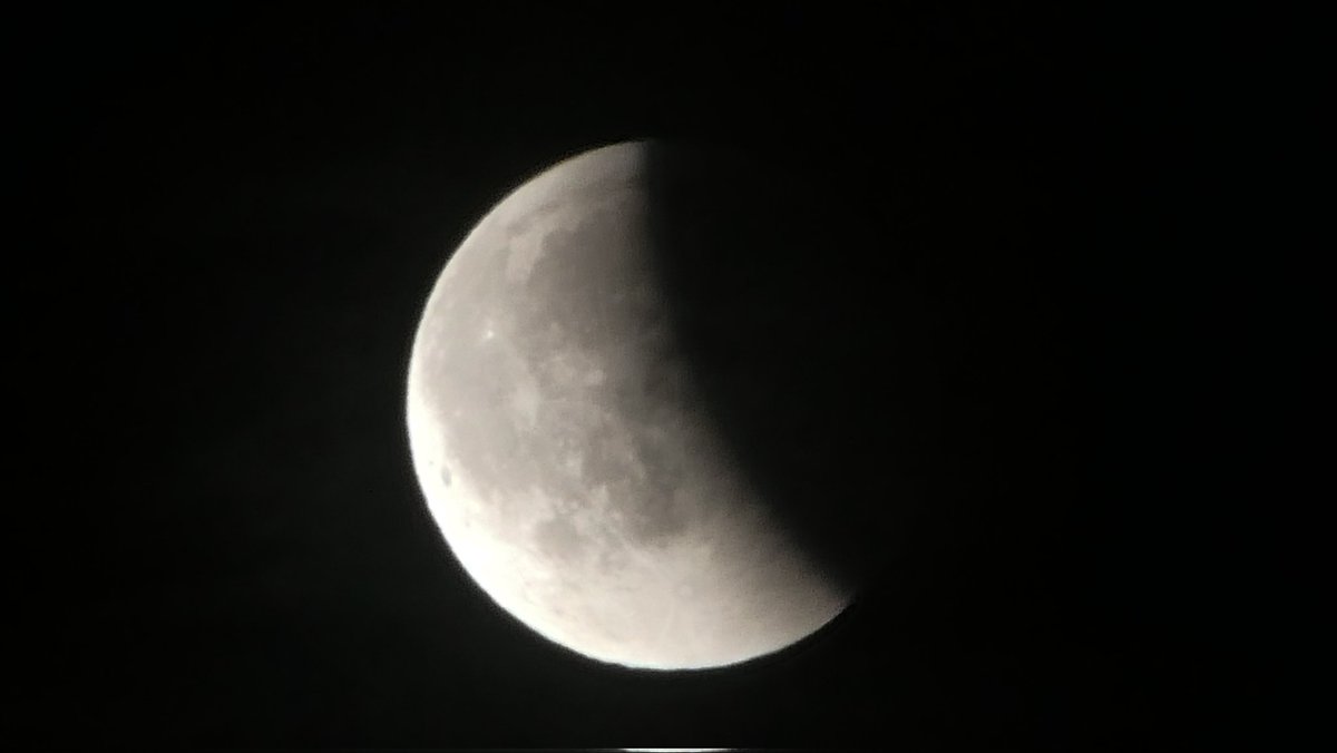 MrDrD34TH's tweet image. Hi 😁
Here are my photos of the Blood Moon, unfortunately clouds and the brightness made it difficult but I tried 🌝
#Blutmond #Mondfinsternis #LunarEclipse #Bloodmoon #LunarEclipse2025