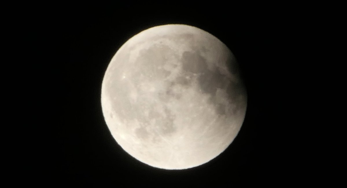 MrDrD34TH's tweet image. Hi 😁
Here are my photos of the Blood Moon, unfortunately clouds and the brightness made it difficult but I tried 🌝
#Blutmond #Mondfinsternis #LunarEclipse #Bloodmoon #LunarEclipse2025