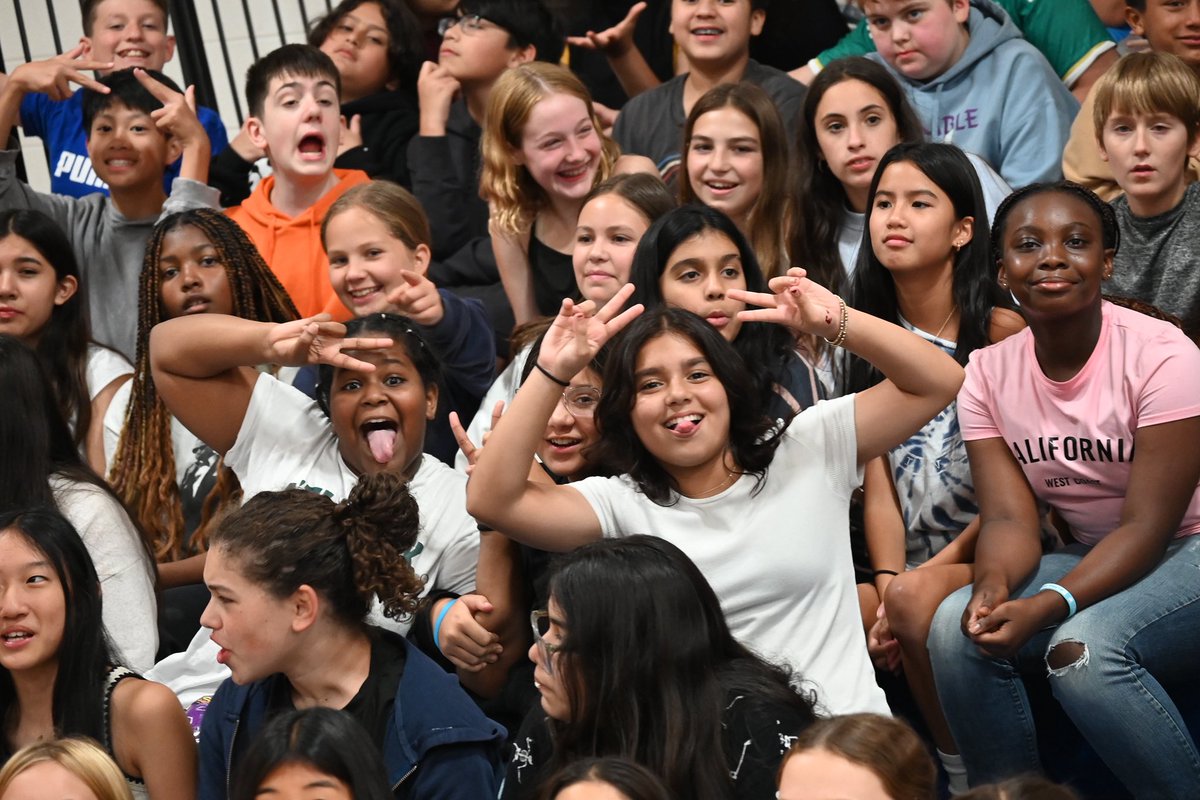 Langston Hughes Middle School tweet media