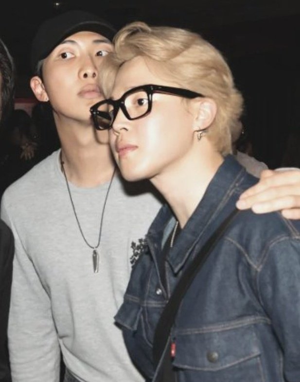 JİMİN ASLA BU SAÇTAN BİR DAHA VAZGEÇMİYORSUN TAMAM MI DOĞAL RENGİNİ SİYAHA FALAN BOYAMA SAKIN SAKINNNN