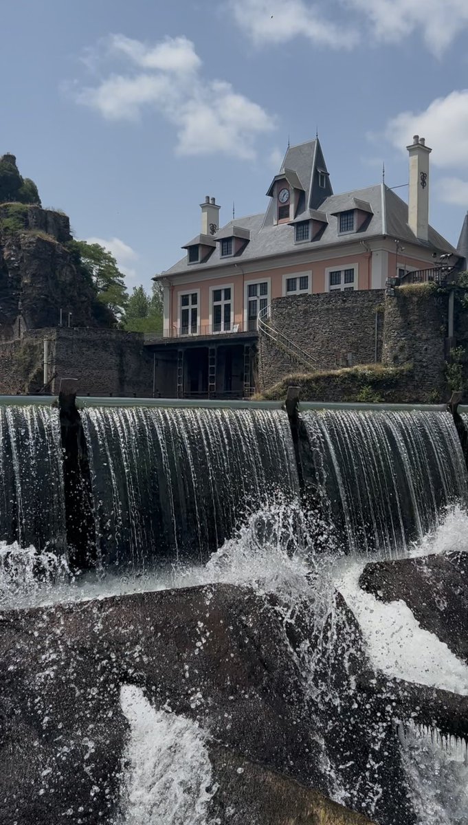 On leur a trouvé un manoir pour la saison 4 !

📍Centrale hydroélectrique d’Ambialet