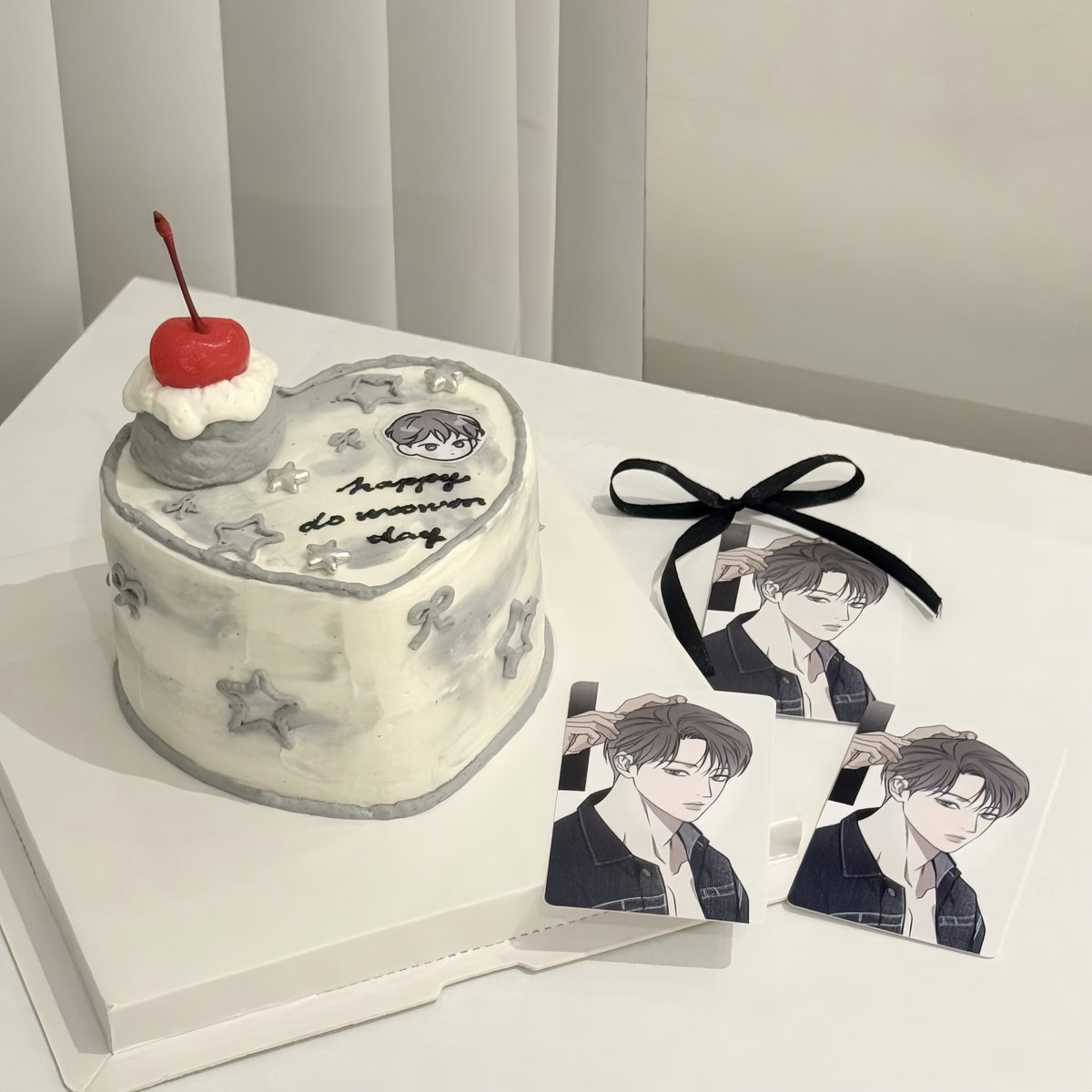 nuegnawh's tweet photo. · ˚ ♥︎ 𝗛𝗔𝗣𝗣𝗬 𝗗𝗢𝗪𝗢𝗢𝗪𝗢𝗡 𝗗𝗔𝗬 ♥︎ ˚ ·  𝟬𝟵𝟬𝟵 🎂

@upi_045 🤍🩶
#HAPPY_WOOWON_DAY 
#20250909_도우원_생일축하해  
#피자배달부와골드팰리스 #피달부 
#사파이어_보석보다_더_빛나는_남자 
#너무나_사랑스러운_우원아_생일축하해 https://t.co/xNVjhrDRq5