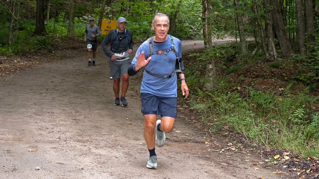 Prime Minister Mark Carney runs 26K trail race in Ontario:

runningmagazine.ca/the-scene/prim…
