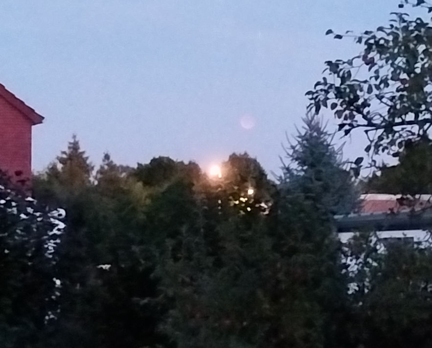 Fotos von der Mondfinsternis vom Sonntag mit meinem Smartfone. 07.09.2025