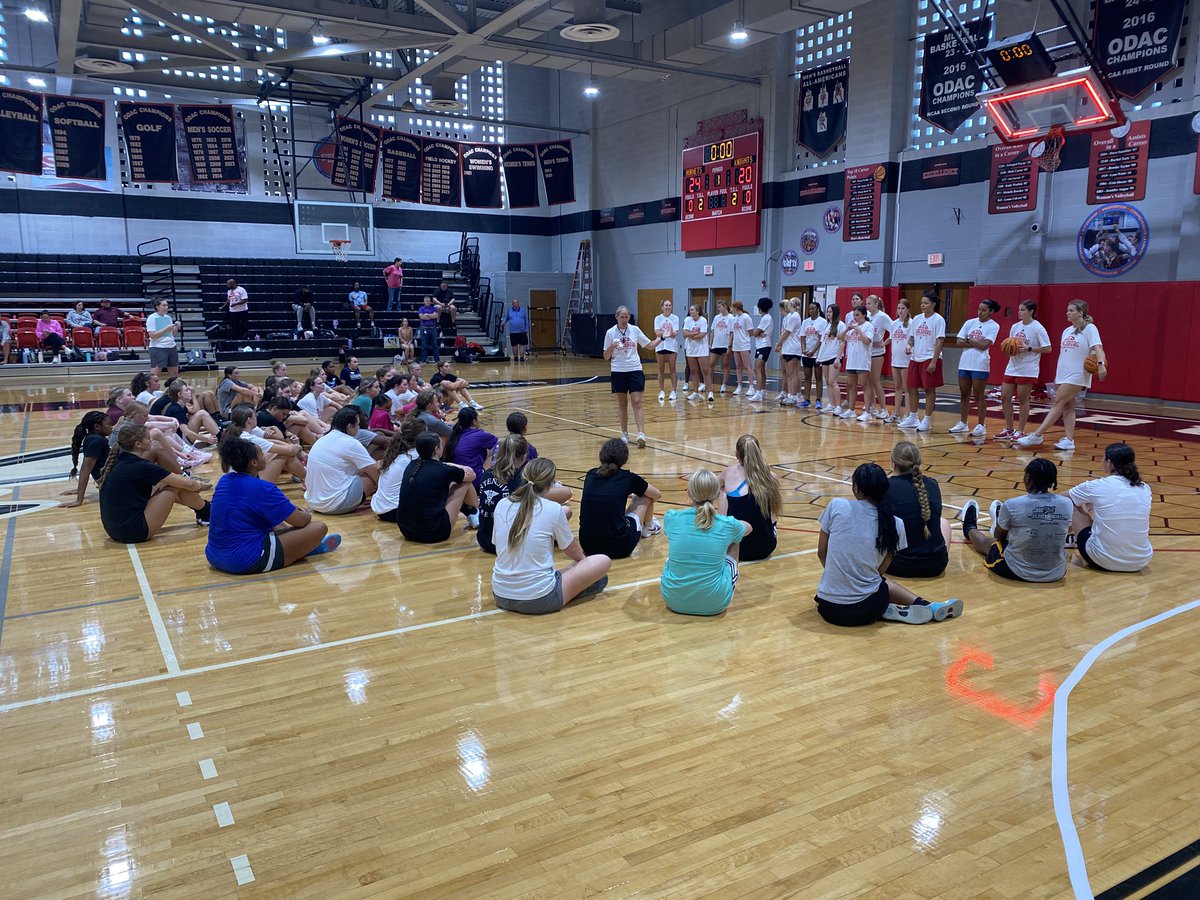 lynchburg_wbb's tweet photo. The Hive was buzzing yesterday! 🐝
What an amazing day of Elite camp with some truly awesome campers. https://t.co/f3oBMqTWA8