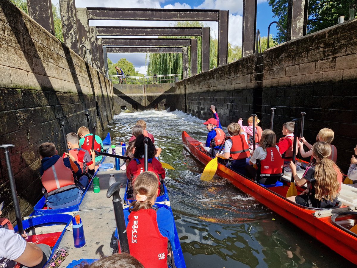 How many bell boats can you get in a lock?  A better question is, how do you not bump into the gate, when going into a lock - whoops!  #bishoptonyear6 #bishoptonenrich