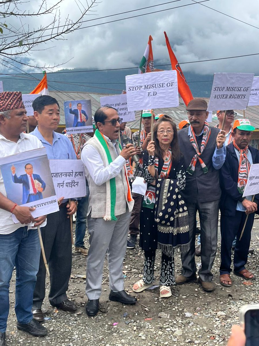 INCSikkim's tweet image. The SPCC, led by Shri Gopal Chettri Ji, held a protest in Gangtok against BJP’s “Vote Chori”, joining Shri Rahul Gandhi Ji’s nationwide campaign. This fight is for the Constitution, democracy &amp;amp; voter rights. Sikkim stands united to protect people’s mandate. ✊🇮🇳

#VoteChori #SPCC