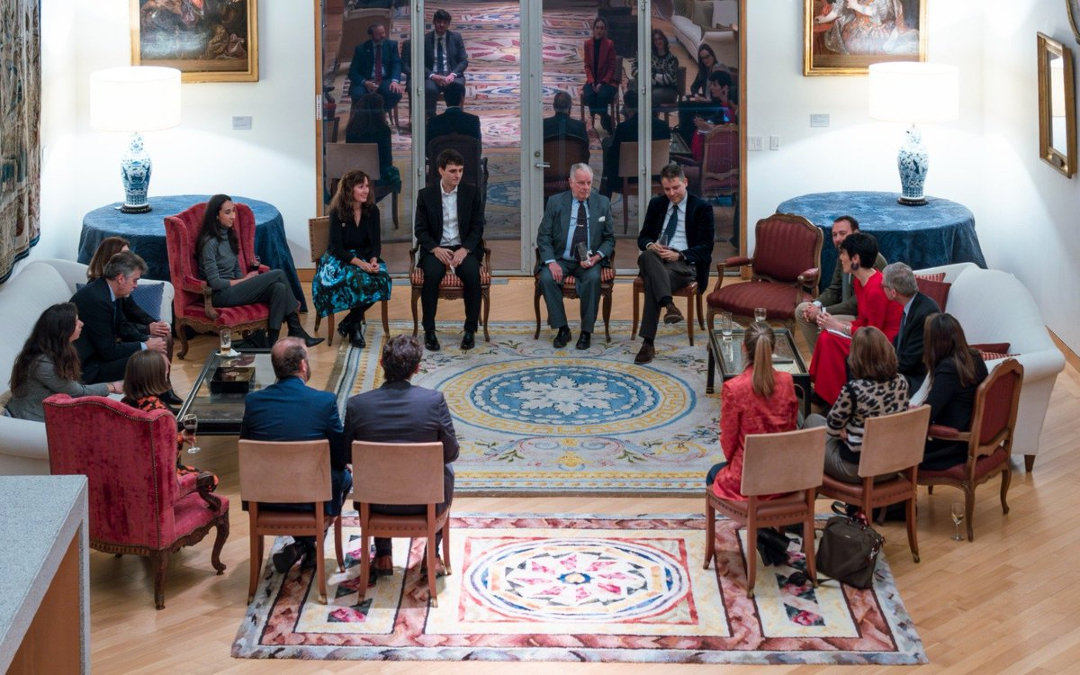 🧵4/ En definitiva, son el nexo institucional entre España y la comunidad española fuera de nuestras fronteras. 

ℹ️ Para dudas laborales, migratorias o sociales, acude a tu consejería más cercana a través de la embajada o el consulado