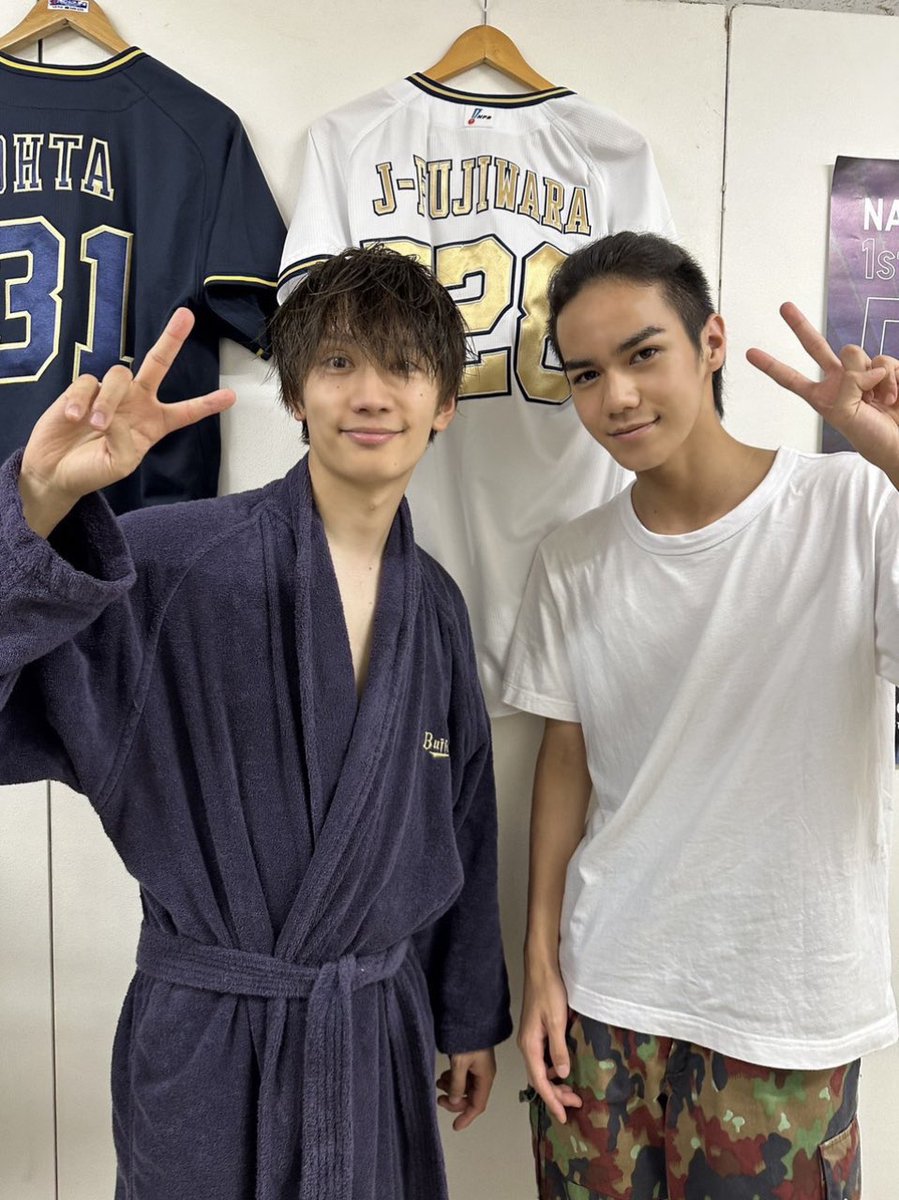 よしみんプロフ見てね  🖤