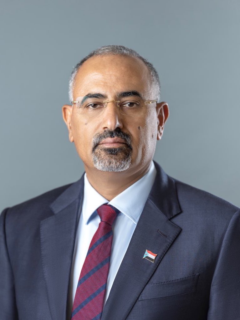 الرئيس عيدروس الزُبيدي يبحث مع السفير الأمريكي ستيفن فاجن عبر الاتصال المرئي مستجدات الإصلاحات الاقتصادية، جهود استقرار العملة وتحسين المعيشة، والتنسيق الأمني لمكافحة الإرهاب ووقف تهريب الأسلحة الحوثية.