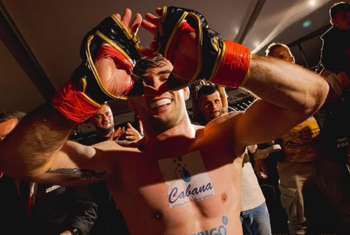 Wnioski po #DWM5

• Adrian Wieliczko (6-2) musi wrócić do KSW!
• Sergiej Kołotiuk (4-0) do Babilonu <a href="/ArtnoxArtur/">Artur Gwóźdź</a>! (70 kg)
• Jan Wyroślak (Brat Gracjana) mega talent semi-pro (w stójce obrotówki, mocne ciosy, świetna kontrola i mocarne GnP) a ma dopiero 17 lat. Kategoria 61 kg!