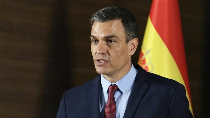 medya3tr's tweet photo. 🔴İspanya Başbakanı Pedro Sánchez:

Gazze'de yaşananlar bir soykırımdır ve İspanya soykırım sona erene kadar tarafsız kalmayacaktır. https://t.co/Pfyl7k4VmG