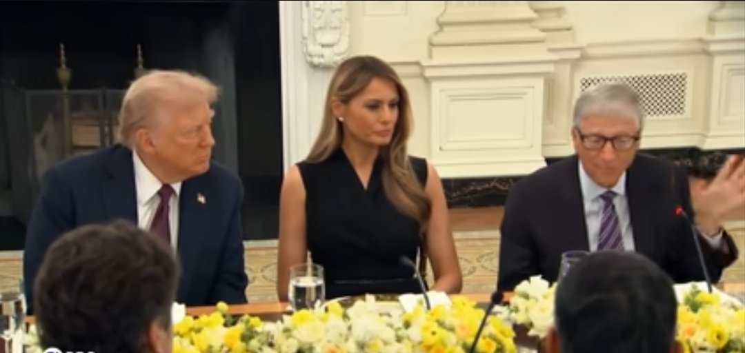BarunDbansal's tweet photo. They are discussing ,that america should win AI race and make america great but without Elon Musk advice and help is this possible?

I think never.

#MAGA #ElonMusk #DonaldTrump #BillGates https://t.co/cSCpMuC59O