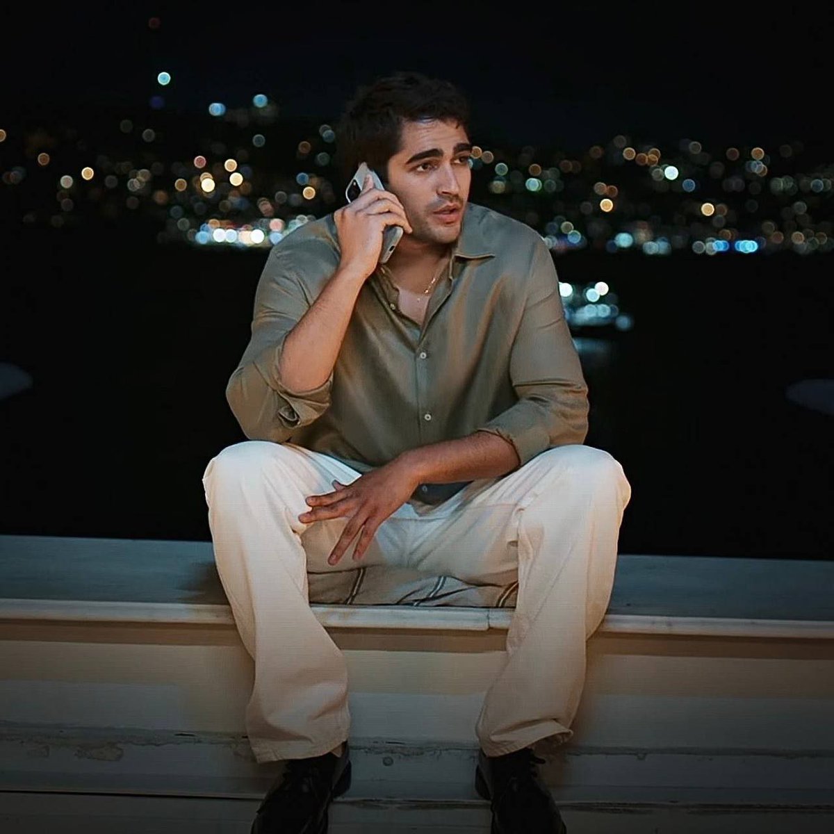 Shining louder than the city 🤘🏻🖤⚡

#MertRamazanDemir