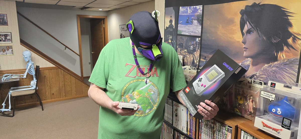 Pup_Tizzy's tweet image. Is this puppy that old that my first handheld is now an iconic Lego set?  Awruff......💜💚