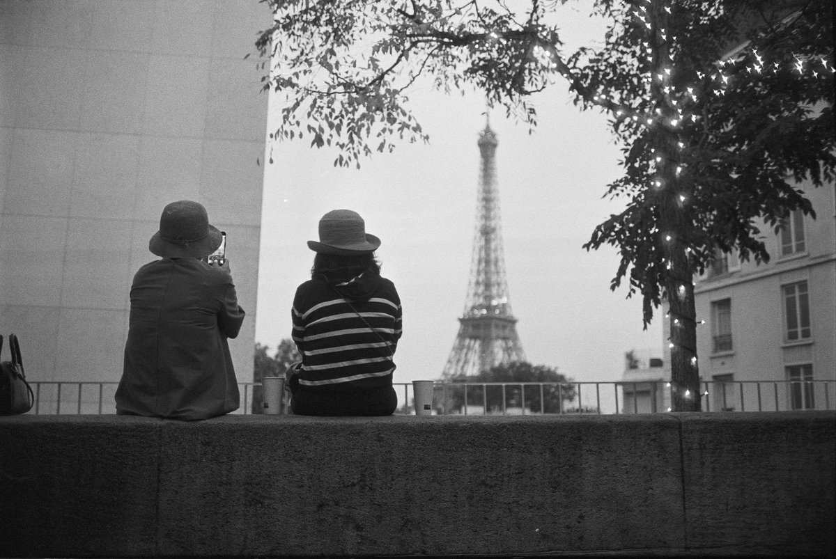 filmpapi's tweet photo. recent photos in paris on kentmere 400 https://t.co/Ridz6s23HI