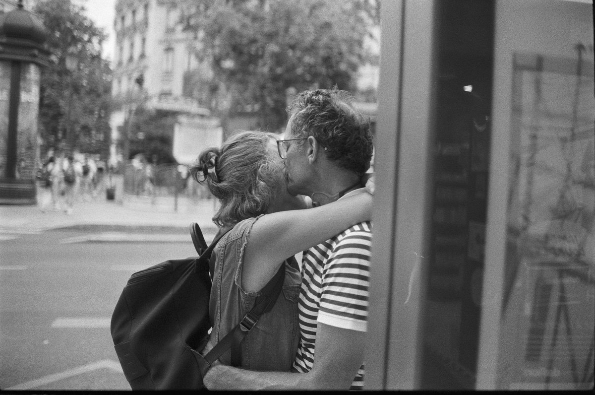 filmpapi's tweet photo. recent photos in paris on kentmere 400 https://t.co/Ridz6s23HI