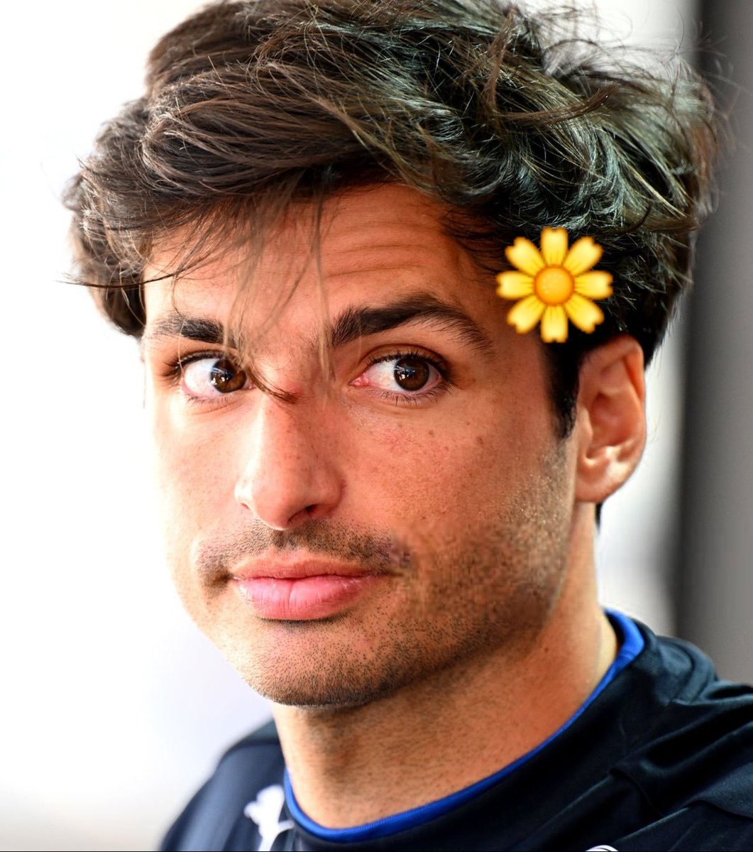Happy #f1twtselfieday 💙🤍❤️🤎🌼