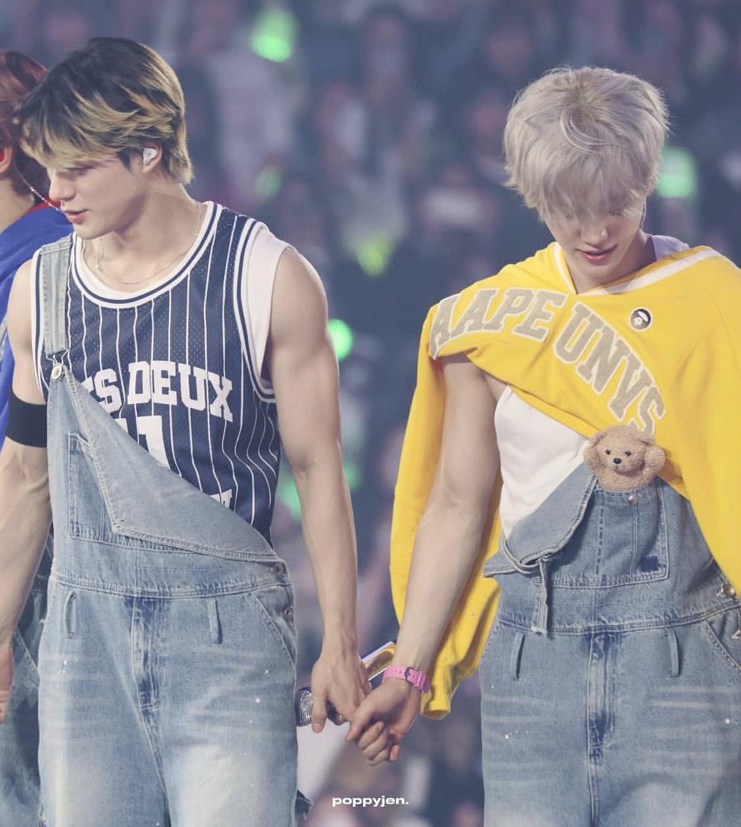 thebigstdik's tweet image. A flirty person trying to tease me.